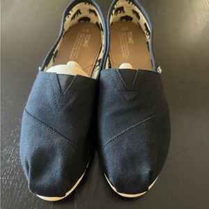 Tom’s Classics Black Canvas